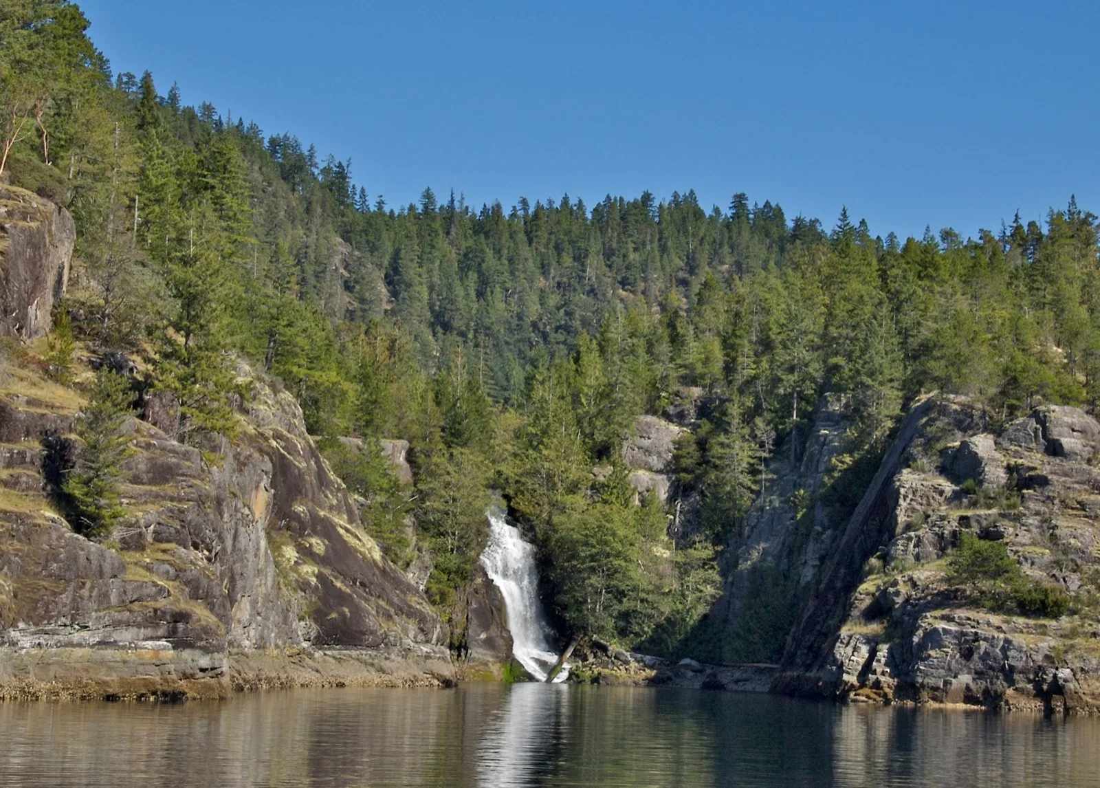 Cassel Lake & Waterfall Experience